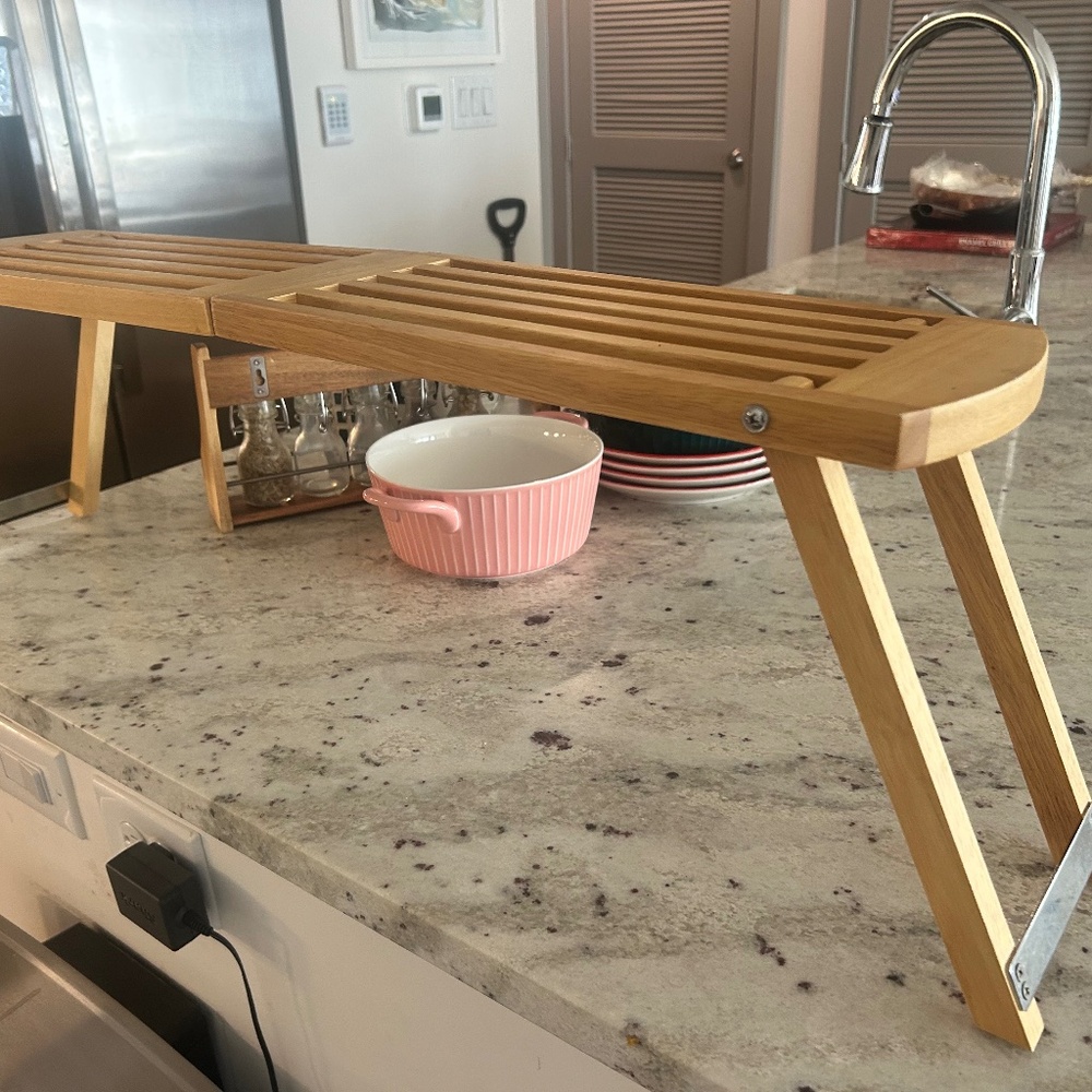 Wooden folding shelf